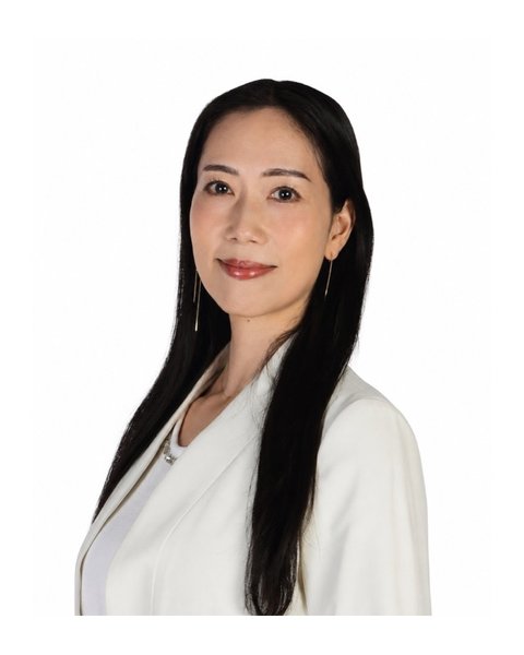 徳沢理絵(CMO / Sales Consultant)の写真
