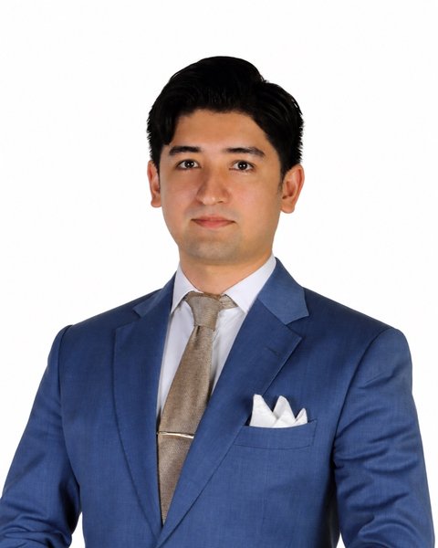 矢澤若勢(Sales Director)の写真